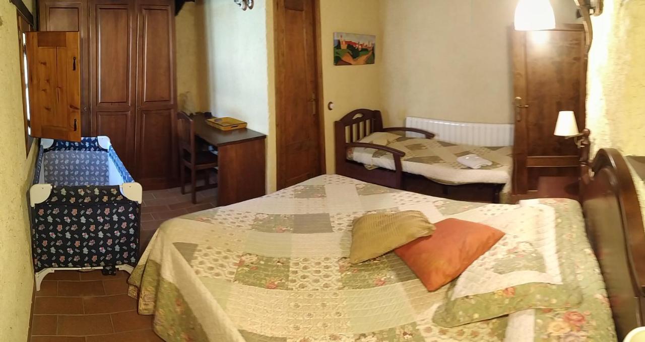 Masia Can Felip B&B Llinars del Valles Exterior photo