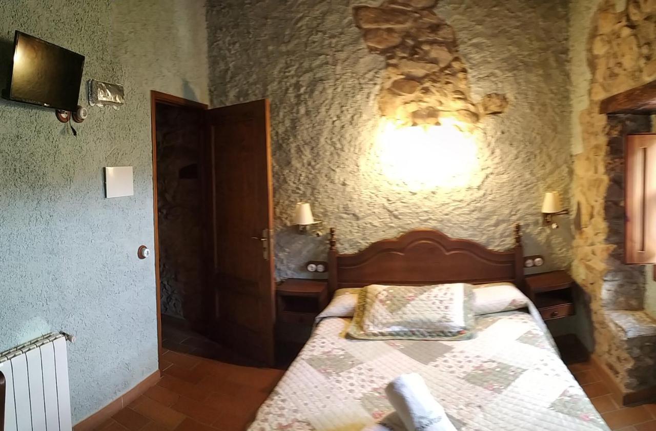 Masia Can Felip B&B Llinars del Valles Exterior photo