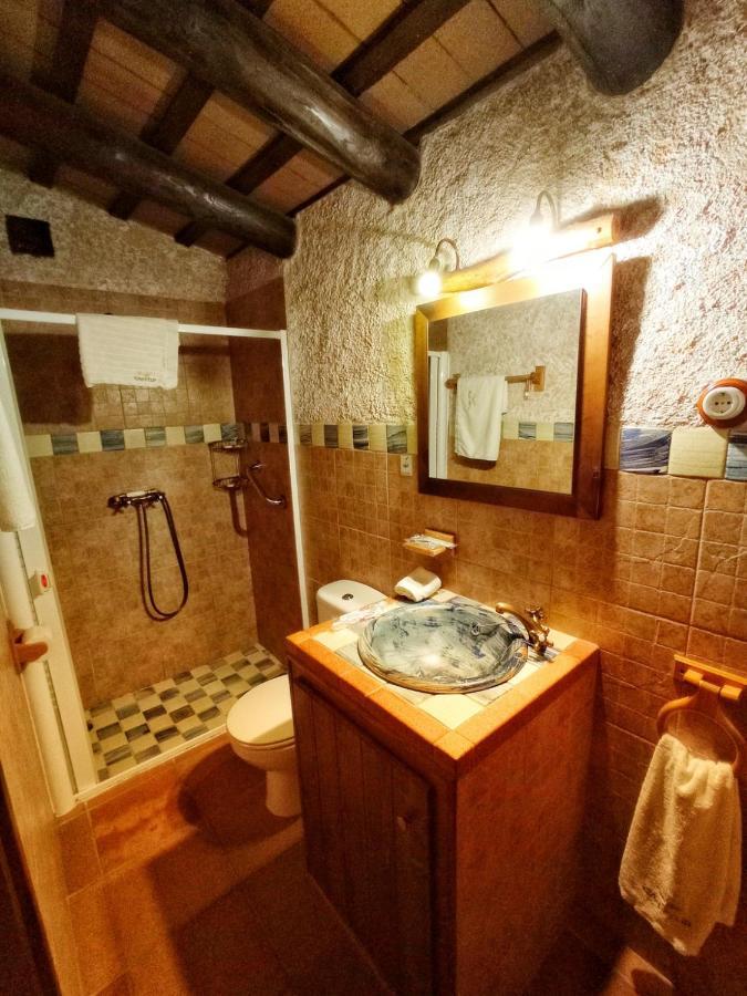 Masia Can Felip B&B Llinars del Valles Exterior photo