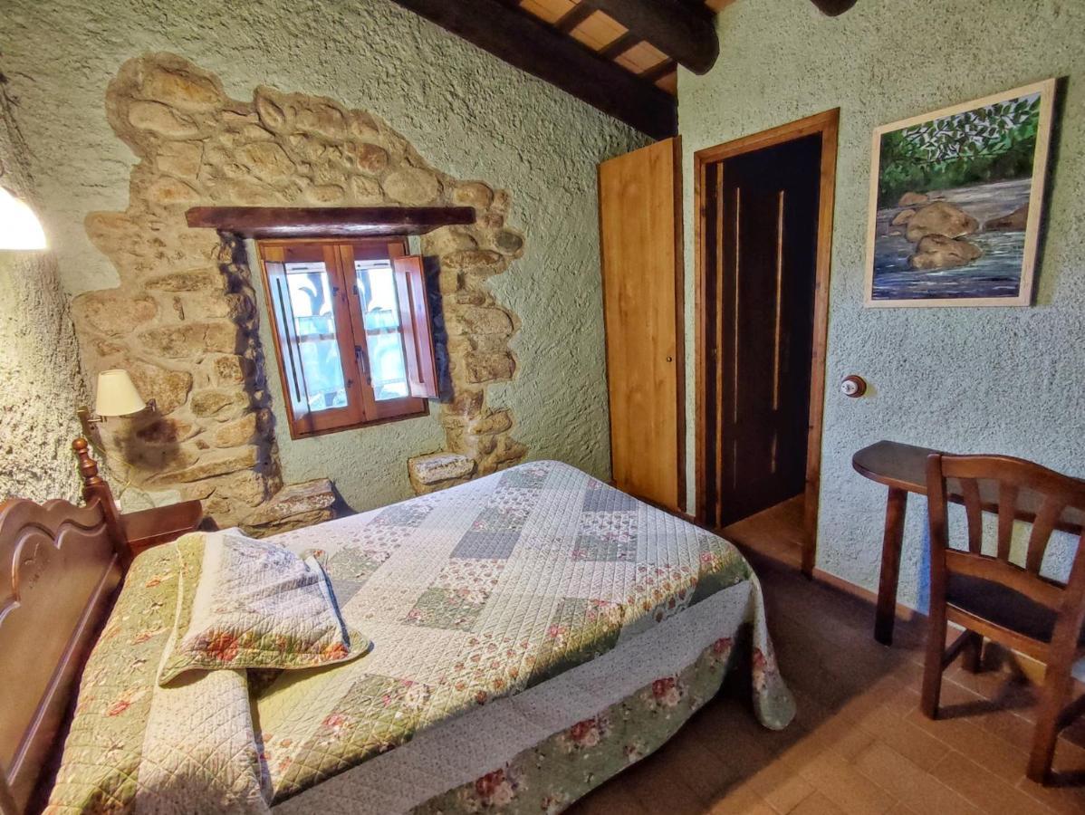 Masia Can Felip B&B Llinars del Valles Exterior photo