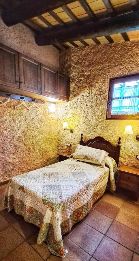 Masia Can Felip B&B Llinars del Valles Exterior photo