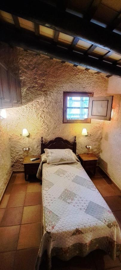 Masia Can Felip B&B Llinars del Valles Exterior photo
