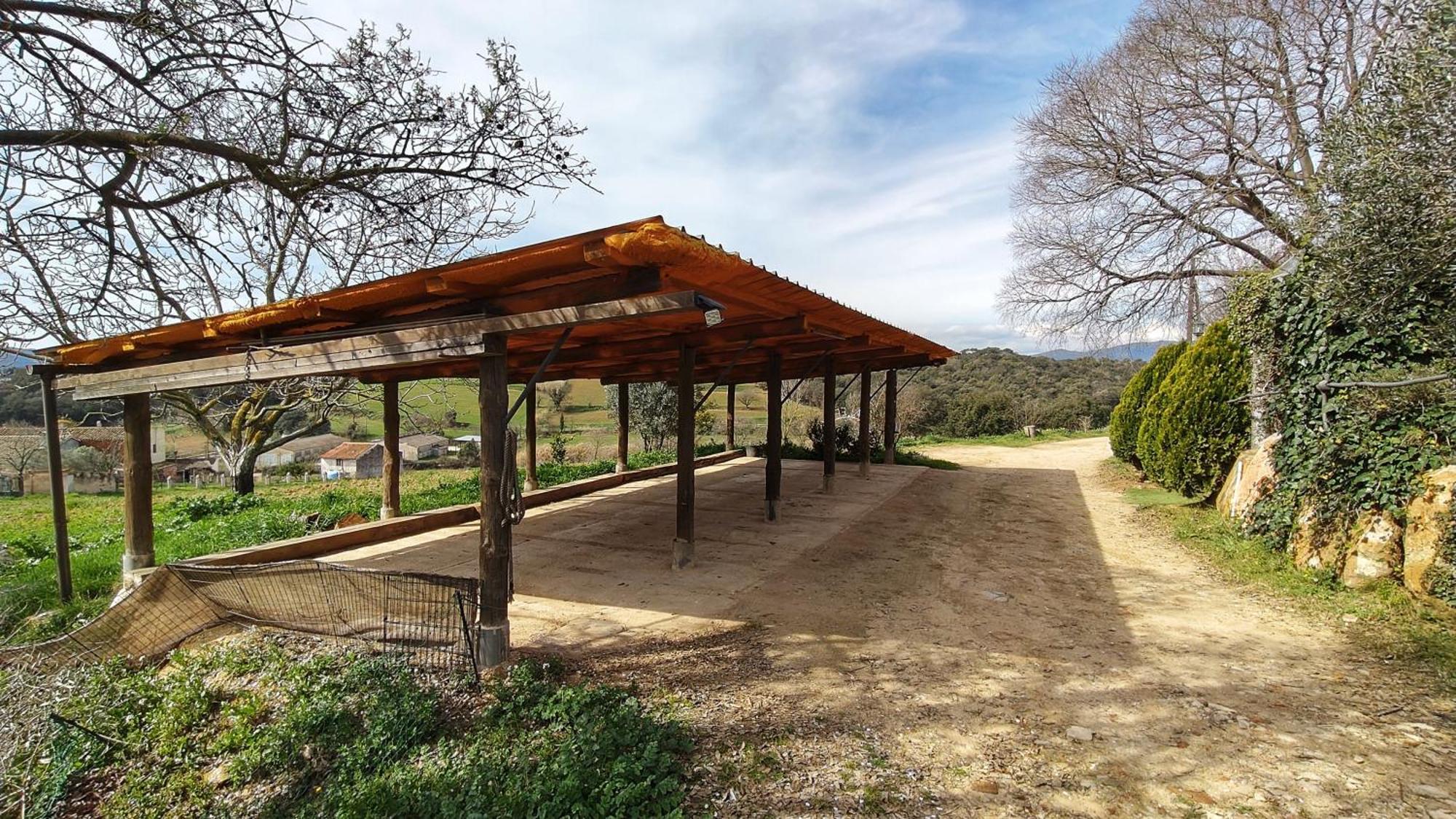 Masia Can Felip B&B Llinars del Valles Exterior photo